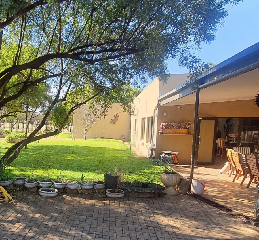 5 Bedroom Property for Sale in Rietfontein A H North West